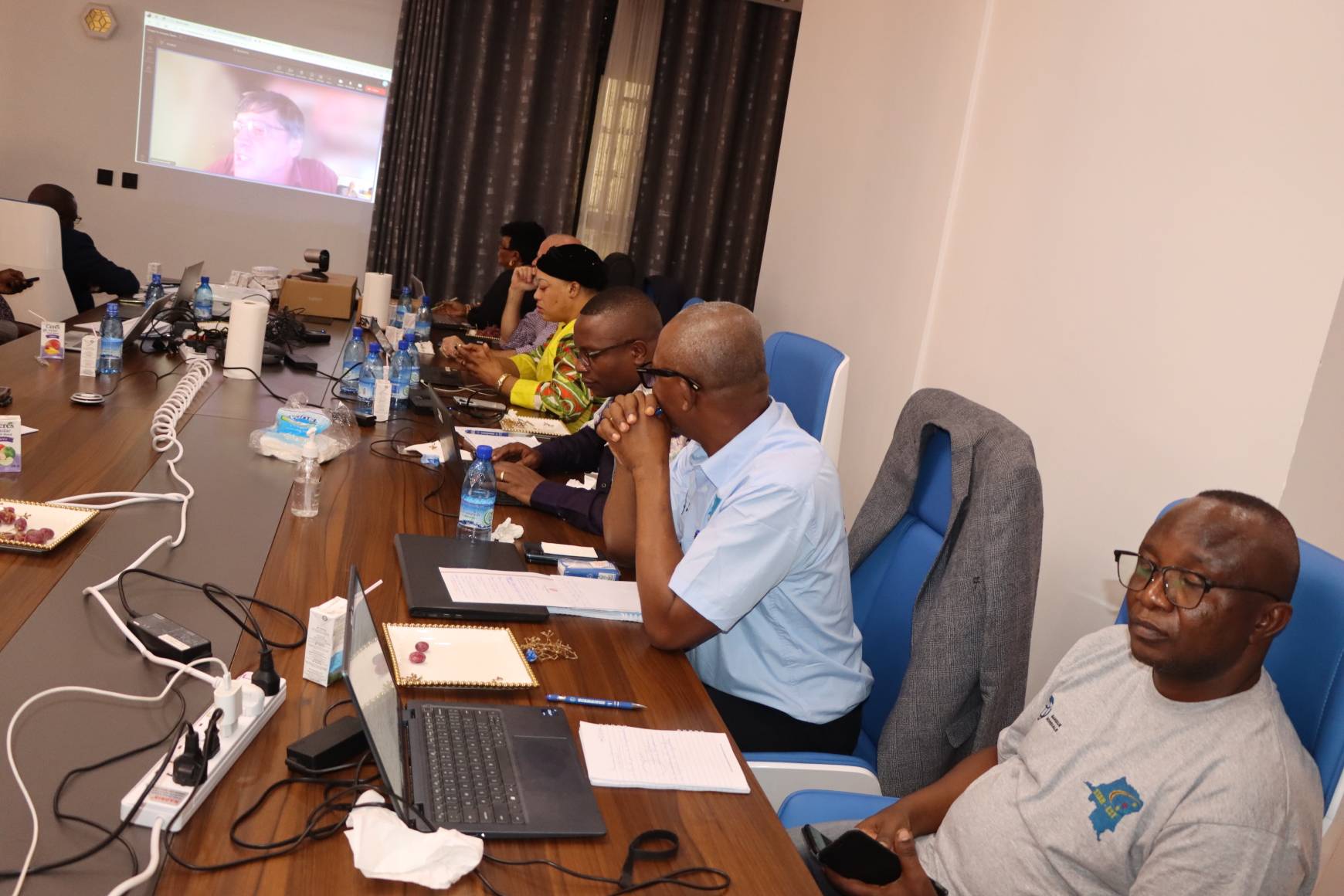 Goma : Les représentants de la Banque Mondiale avec l’équipe de Star-Est